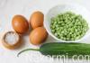 Восхитительный салат с зеленым горошком и маринованным огурцом Салат свежий огурец яйцо горошек сыр морковь
