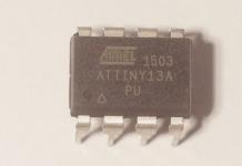 Kohëmatësi miniaturë i kujtesës në mikrokontrolluesin ATtiny13A