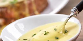 What is béarnaise sauce?